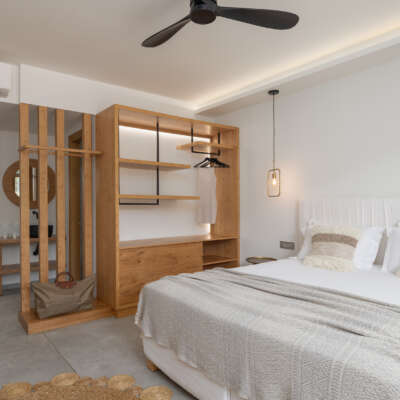 Relax in the double bedroom.