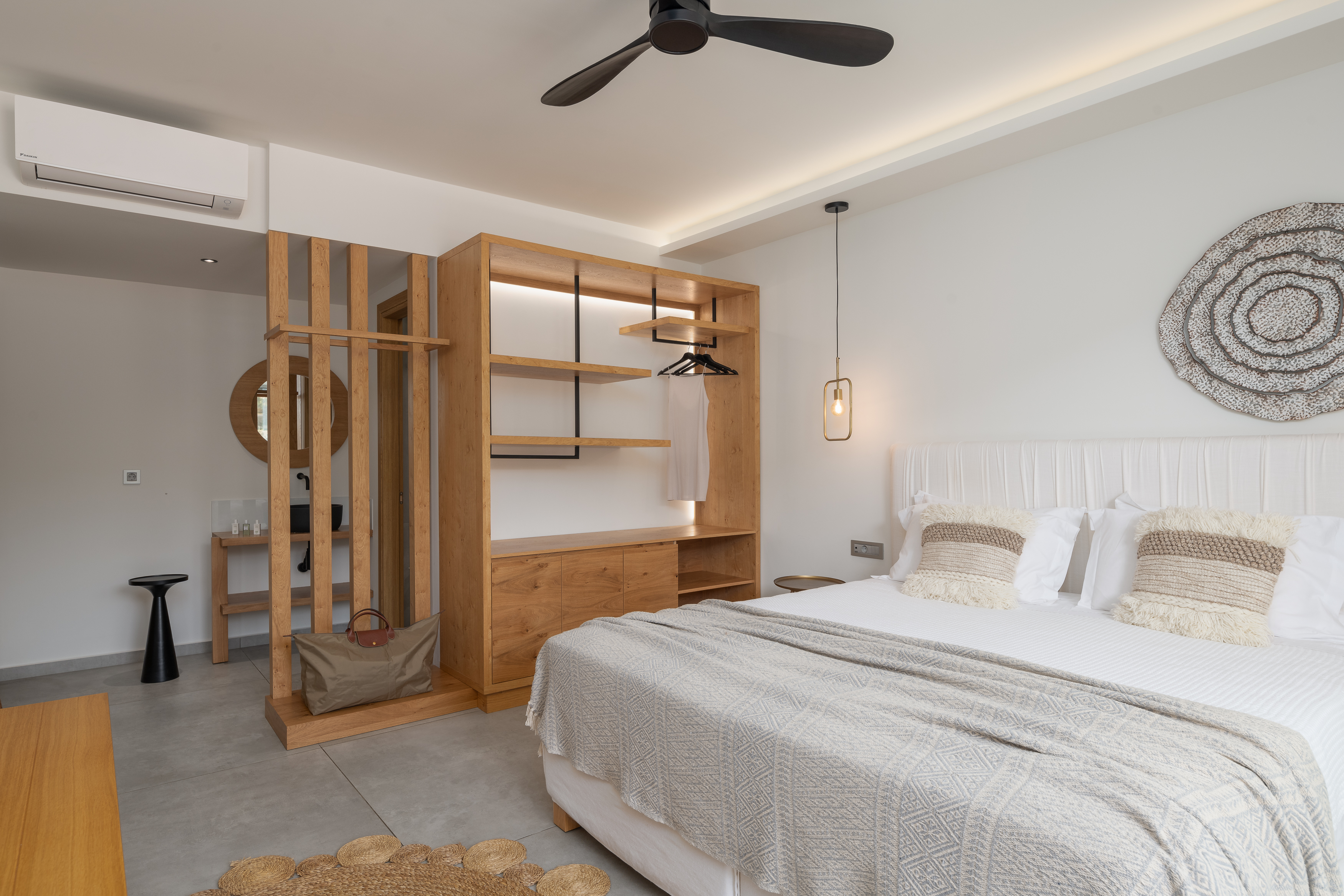 Relax in the double bedroom.